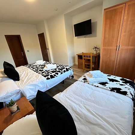 ホテル Bicis & Vacas La Pola de Gordon エクステリア 写真