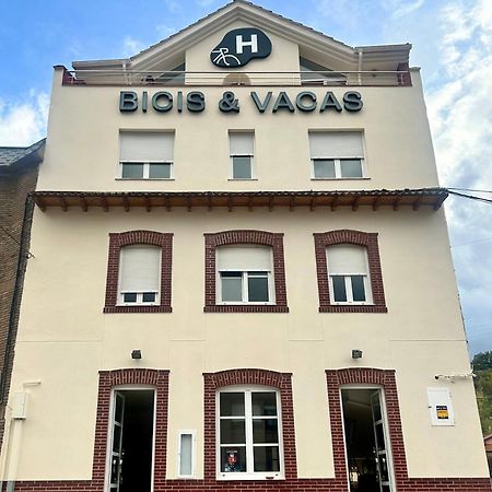 ホテル Bicis & Vacas La Pola de Gordon エクステリア 写真
